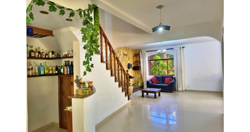 Lindo Sobrado à venda no Bairro do Jardim São José (Zona Norte) na Rua Doutor João Toniolo