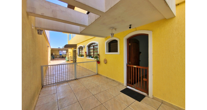 Lindo Sobrado à venda no Bairro do Jardim São José (Zona Norte) na Rua Doutor João Toniolo