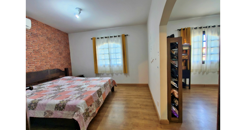 Lindo Sobrado à venda no Bairro do Jardim São José (Zona Norte) na Rua Doutor João Toniolo