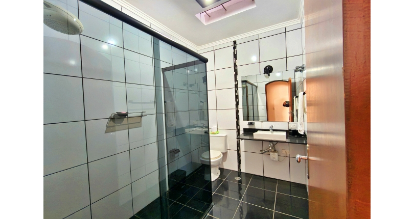 Lindo Sobrado à venda no Bairro do Jardim São José (Zona Norte) na Rua Doutor João Toniolo