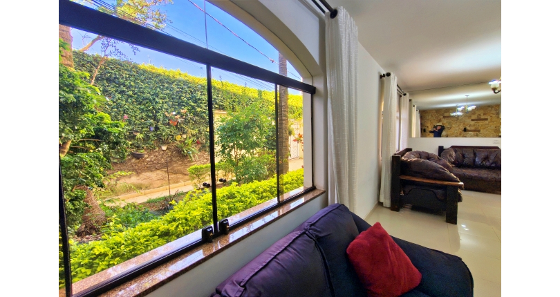 Lindo Sobrado à venda no Bairro do Jardim São José (Zona Norte) na Rua Doutor João Toniolo