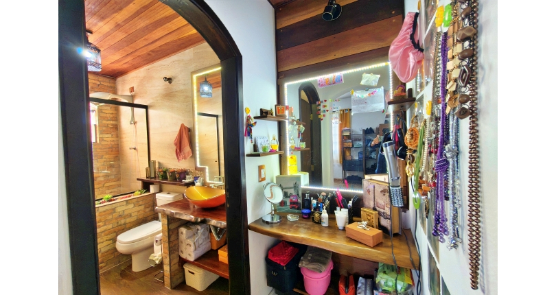 Lindo Sobrado à venda no Bairro do Jardim São José (Zona Norte) na Rua Doutor João Toniolo