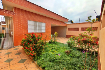 Ótima Casa Térrea à venda na Praia Grande no Bairro Caiçara na Avenida Lincoln