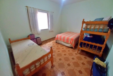 Ótima Casa Térrea à venda na Praia Grande no Bairro Caiçara na Avenida Lincoln