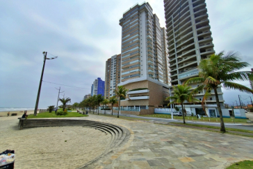 Ótima Casa Térrea à venda na Praia Grande no Bairro Caiçara na Avenida Lincoln