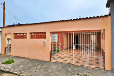 Ótima Casa Térrea à venda na Praia Grande no Bairro Caiçara na Avenida Lincoln