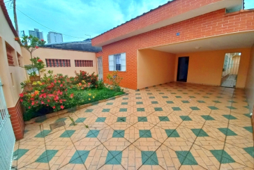 Ótima Casa Térrea à venda na Praia Grande no Bairro Caiçara na Avenida Lincoln