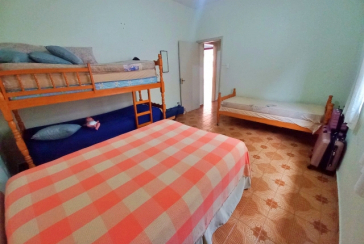 Ótima Casa Térrea à venda na Praia Grande no Bairro Caiçara na Avenida Lincoln