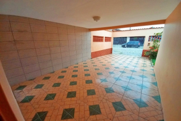 Ótima Casa Térrea à venda na Praia Grande no Bairro Caiçara na Avenida Lincoln