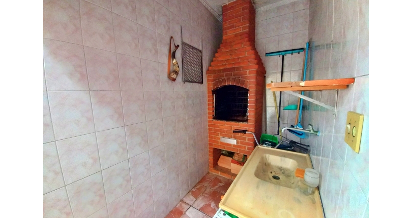 Ótima Casa Térrea à venda na Praia Grande no Bairro Caiçara na Avenida Lincoln