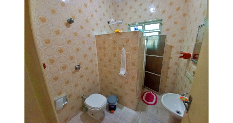 Ótima Casa Térrea à venda na Praia Grande no Bairro Caiçara na Avenida Lincoln