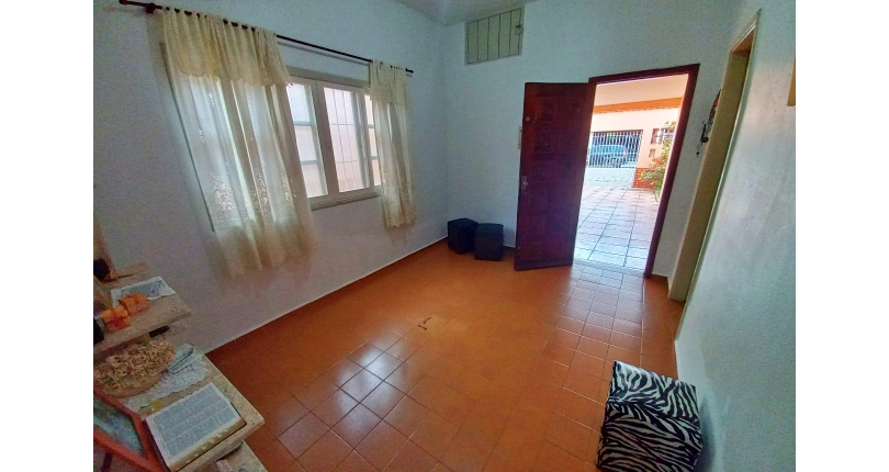 Ótima Casa Térrea à venda na Praia Grande no Bairro Caiçara na Avenida Lincoln