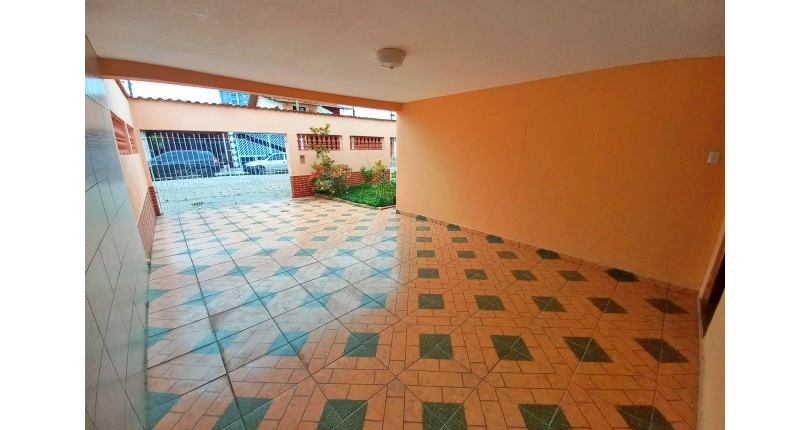 Ótima Casa Térrea à venda na Praia Grande no Bairro Caiçara na Avenida Lincoln