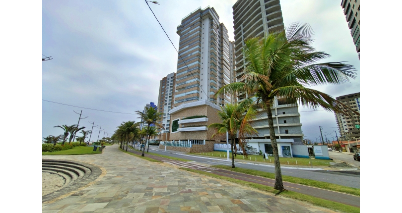 Ótima Casa Térrea à venda na Praia Grande no Bairro Caiçara na Avenida Lincoln