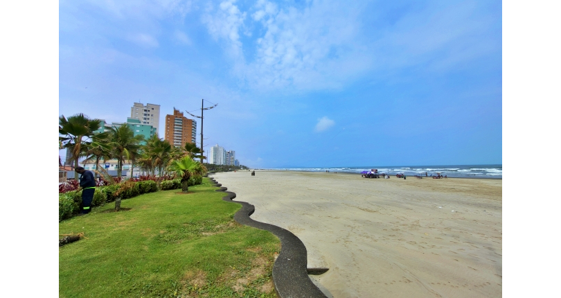 Ótima Casa Térrea à venda na Praia Grande no Bairro Caiçara na Avenida Lincoln