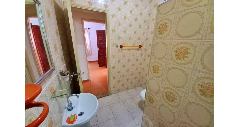 Ótima Casa Térrea à venda na Praia Grande no Bairro Caiçara na Avenida Lincoln