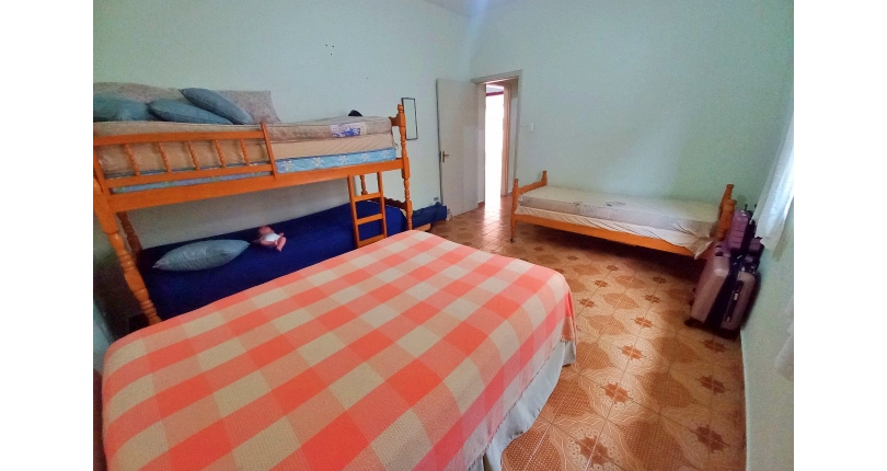 Ótima Casa Térrea à venda na Praia Grande no Bairro Caiçara na Avenida Lincoln