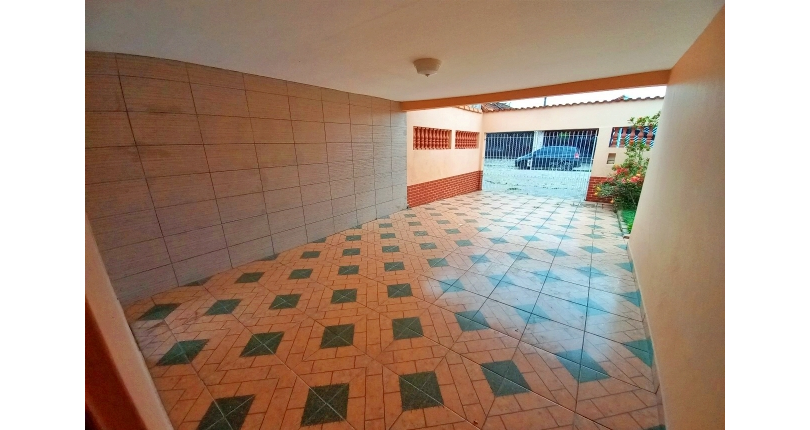 Ótima Casa Térrea à venda na Praia Grande no Bairro Caiçara na Avenida Lincoln