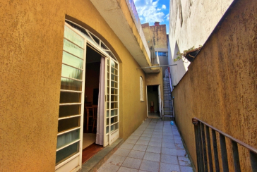 Sobrados à venda no Bairro da Chacara Inglesa na Rua Pompeu Sobrinho,