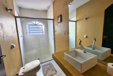 Sobrados à venda no Bairro da Chacara Inglesa na Rua Pompeu Sobrinho,