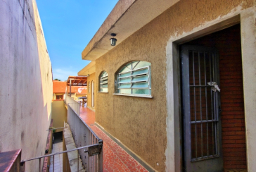 Sobrados à venda no Bairro da Chacara Inglesa na Rua Pompeu Sobrinho,