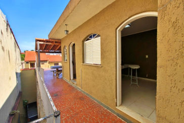 Sobrados à venda no Bairro da Chacara Inglesa na Rua Pompeu Sobrinho,