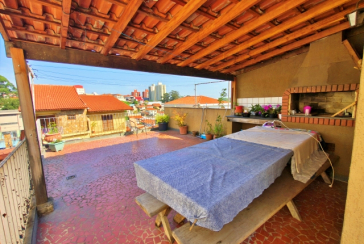 Sobrados à venda no Bairro da Chacara Inglesa na Rua Pompeu Sobrinho,