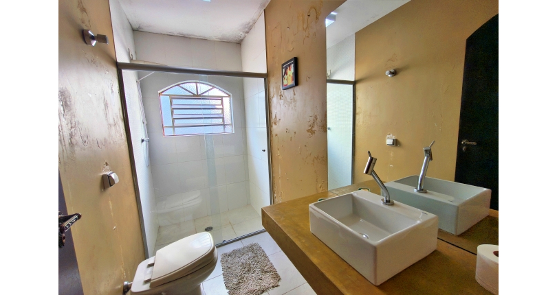 Sobrados à venda no Bairro da Chacara Inglesa na Rua Pompeu Sobrinho,