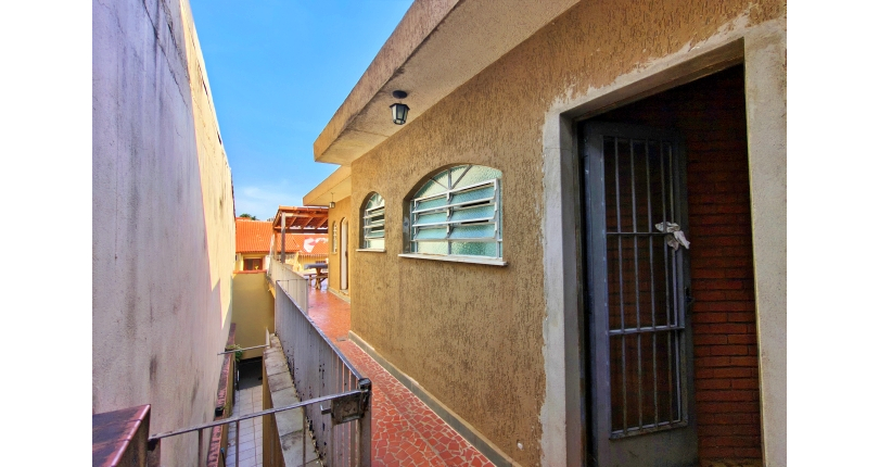 Sobrados à venda no Bairro da Chacara Inglesa na Rua Pompeu Sobrinho,