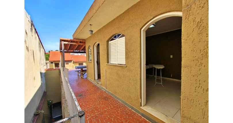 Sobrados à venda no Bairro da Chacara Inglesa na Rua Pompeu Sobrinho,