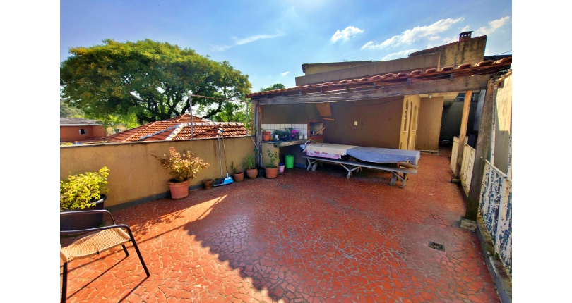 Sobrados à venda no Bairro da Chacara Inglesa na Rua Pompeu Sobrinho,