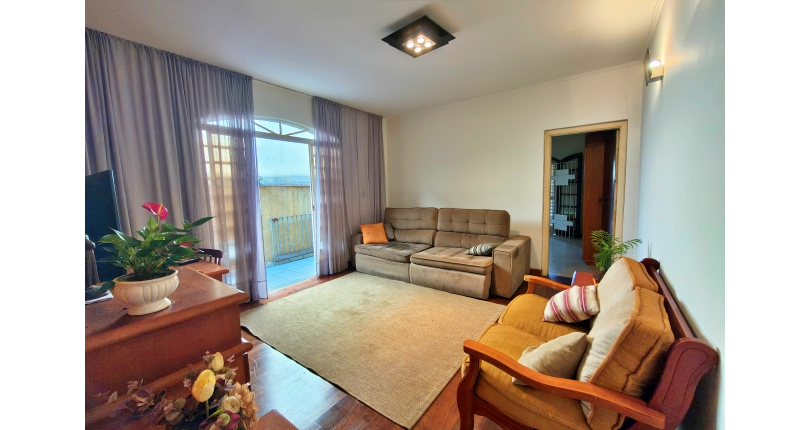 Sobrados à venda no Bairro da Chacara Inglesa na Rua Pompeu Sobrinho,