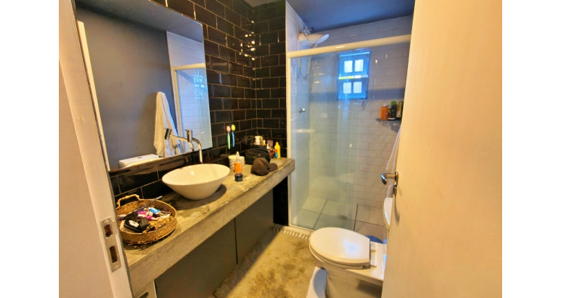 Sobrados à venda no Bairro da Chacara Inglesa na Rua Pompeu Sobrinho,