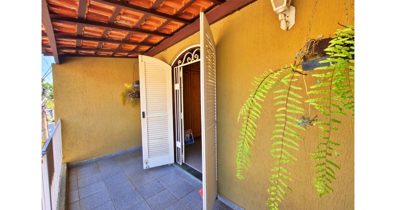 Sobrados à venda no Bairro da Chacara Inglesa na Rua Pompeu Sobrinho,