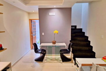 Lindo Sobrado à venda no Bairro do Jardim Regina na Rua Crispim Santos,