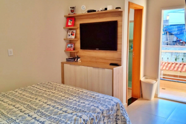 Lindo Sobrado à venda no Bairro do Jardim Regina na Rua Crispim Santos,