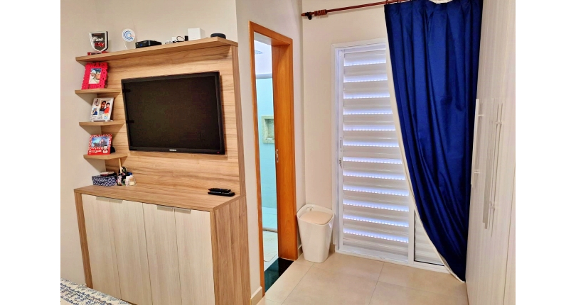 Lindo Sobrado à venda no Bairro do Jardim Regina na Rua Crispim Santos,