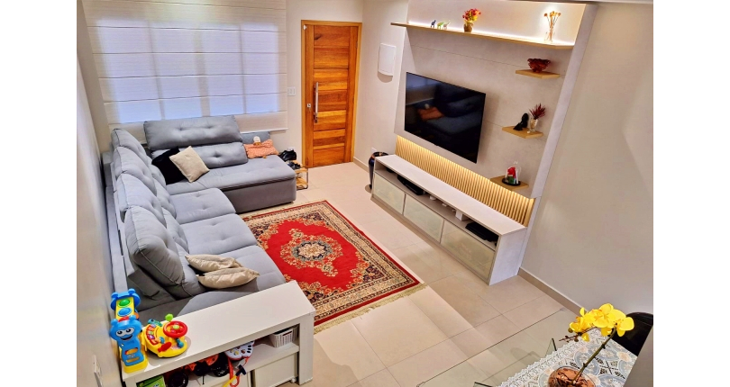 Lindo Sobrado à venda no Bairro do Jardim Regina na Rua Crispim Santos,