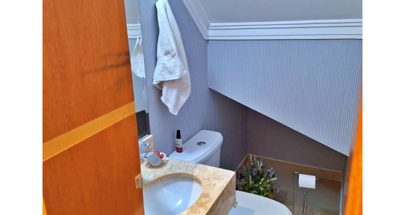 Lindo Sobrado à venda no Bairro do Jardim Regina na Rua Crispim Santos,