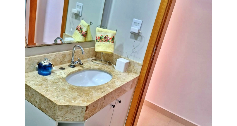 Lindo Sobrado à venda no Bairro do Jardim Regina na Rua Crispim Santos,