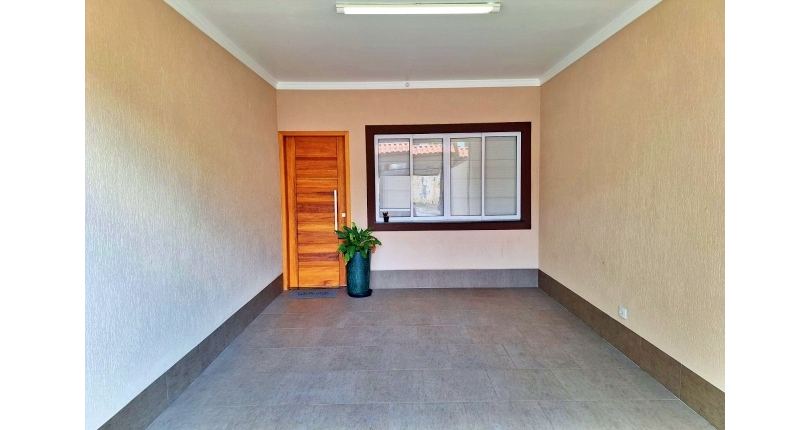 Lindo Sobrado à venda no Bairro do Jardim Regina na Rua Crispim Santos,