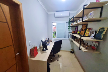 Lindo Sobrado à venda no Bairro do Parque São Domingos na Rua Armando Martino