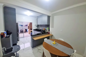 Lindo Sobrado à venda no Bairro do Parque São Domingos na Rua Armando Martino