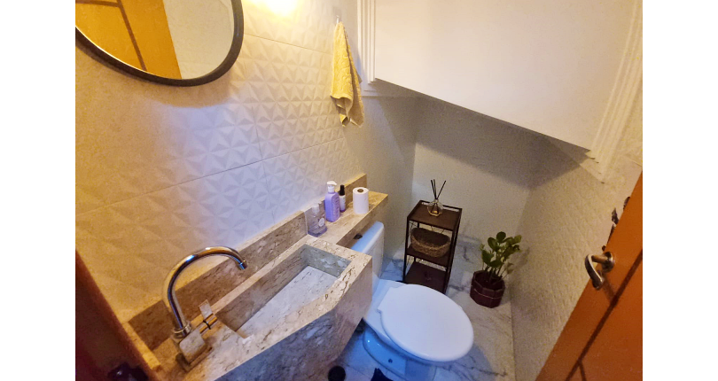 Lindo Sobrado à venda no Bairro do Parque São Domingos na Rua Armando Martino