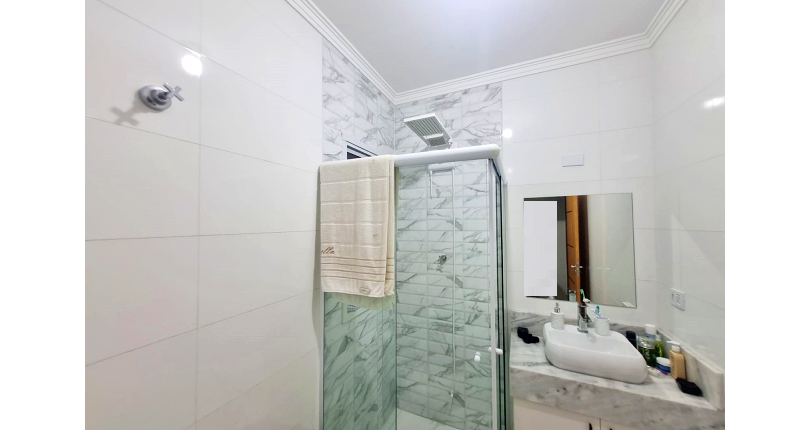 Lindo Sobrado à venda no Bairro do Parque São Domingos na Rua Armando Martino