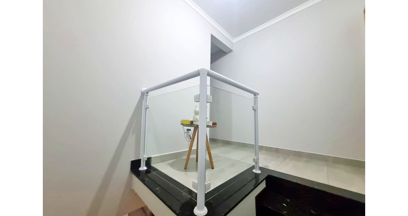 Lindo Sobrado à venda no Bairro do Parque São Domingos na Rua Armando Martino