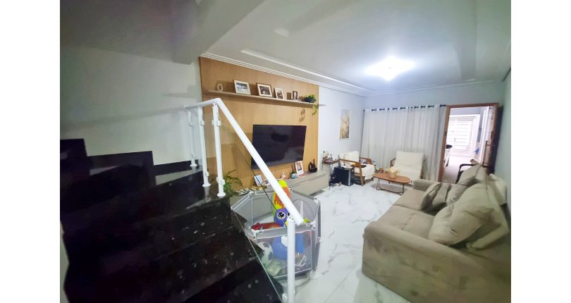 Lindo Sobrado à venda no Bairro do Parque São Domingos na Rua Armando Martino