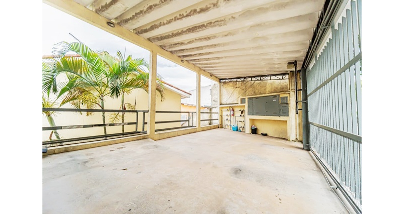 Sobrado à venda em Osasco no Bairro de Quitaúna na Avenida Marechal Edgar de Oliveira 350