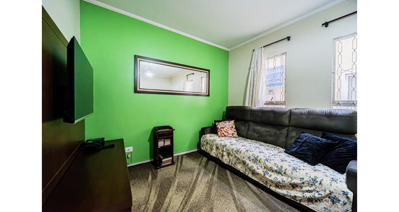 Sobrado à venda em Osasco no Bairro de Quitaúna na Avenida Marechal Edgar de Oliveira 350