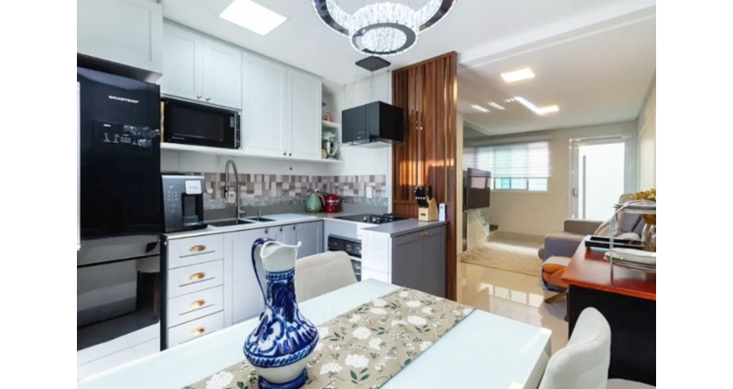 Lindo Sobrado à venda no Bairro da Vila Mangalot na Rua Jose Ataliba Ortiz 834,